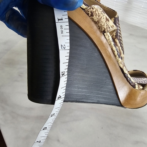 Michael Kors Wedge Heels 9.5M Brown Snake Print Leather Slingback Comfy - Picture 9 of 14